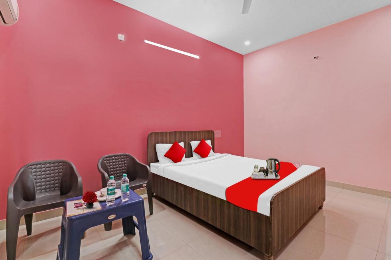Oyo Flagship Hotel Golden Suites Bangalore Esterno foto